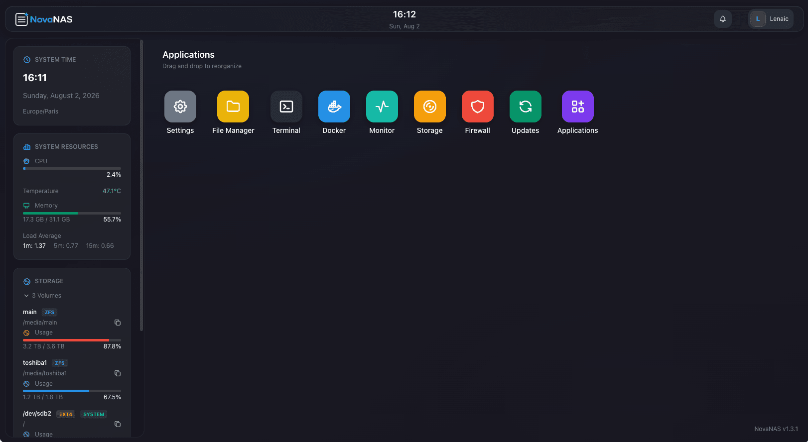 NovaNAS Desktop Interface